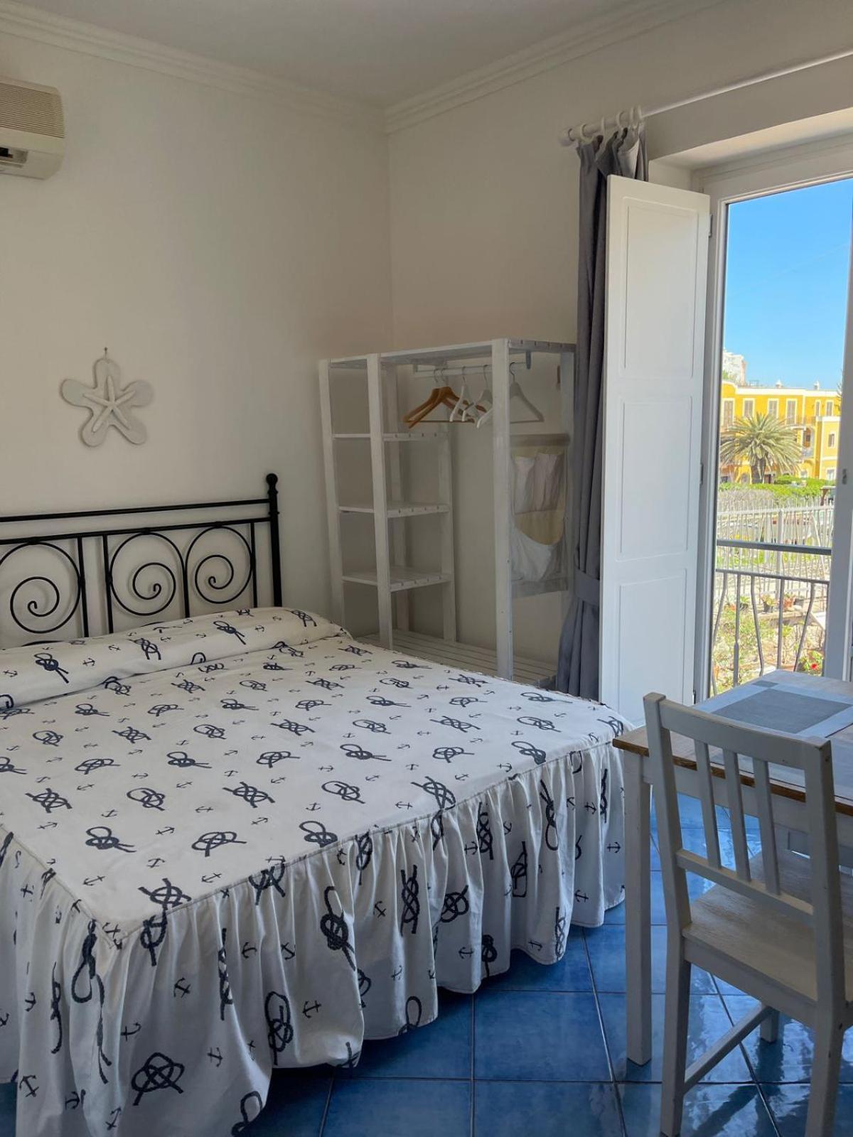 Ponza Inn- Casa Giovanna Εξωτερικό φωτογραφία